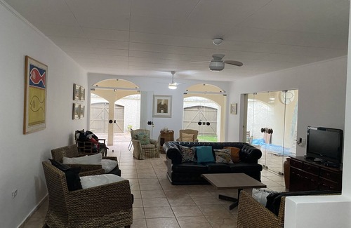 Jardim Vitoria Casa | Beautiful house one block from the beach and shopping center