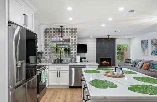 Bee Ridge Casa | Beautiful House w/ Pool, 10 Min to Siesta Beach