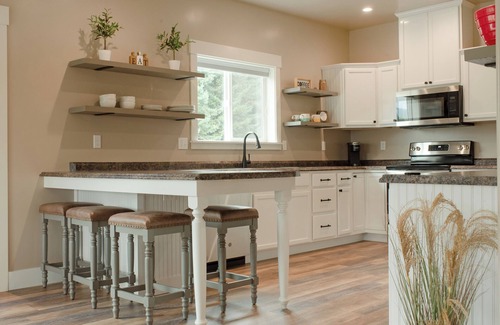 McKinleyville Casa | Beautiful House with Hot Tub in Sunny Blue Lake