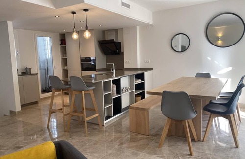 Marbella Cabaña | Preciosa casa de 4 habitaciones y 3 baños, Urbanización Los Naranjos, Puerto Banus