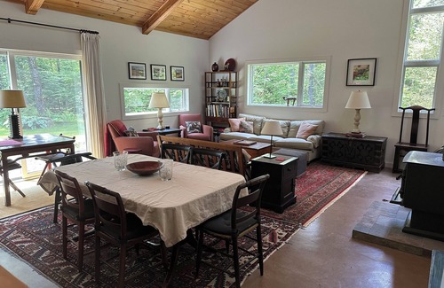 Williamsville Casa | Beautiful house with loft in picturesque Marlboro