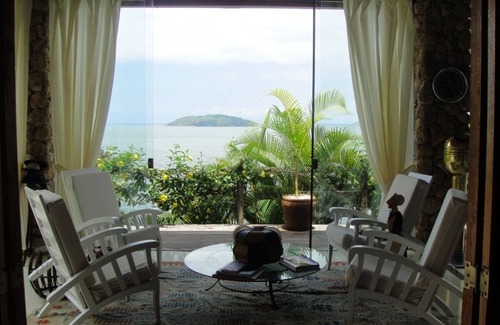 Paraty Casa | Casa Hermosa con Playa Privada en la Isla Araújo