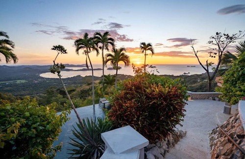 Rio Seco Casa | Beautiful House with Sweeping Ocean Views, Modern Design, and a Private Infinity Pool