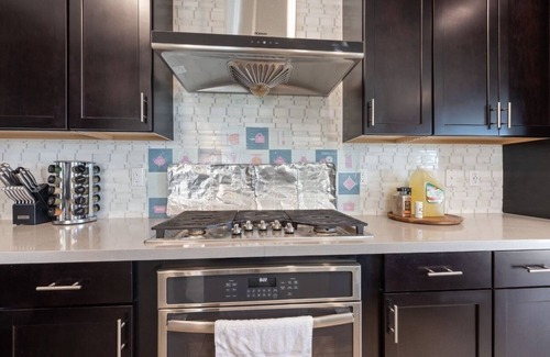 Elk Grove Casa | Beautiful House with a park behind it and a five-minute walk to the casino.