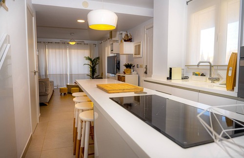 Atlanterra Casa | Preciosa casa con maravilloso porche y jardín privado.