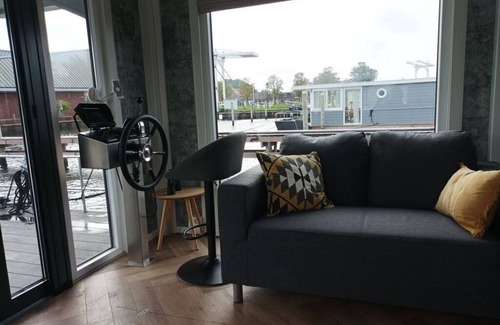 Stavoren Apartamento | Beautiful houseboat in Friesland