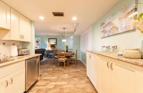 Fort Pierce Casa | Beautiful Hutchinson Island Condo - Steps to Ocean