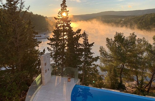 Pitve Villa | Beautiful Hvar Villa | 4 Bedrooms | Villa Stone Pine | Private Infinity Pool & Stunning Sea Views | Vrboska