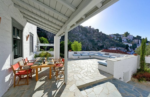 idhra Casa | Beautiful Hydra house.