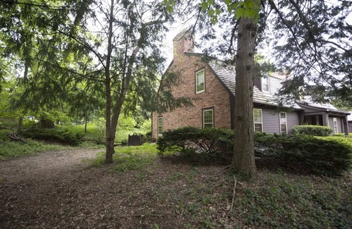 Lincoln Casa | Beautiful in town acreage