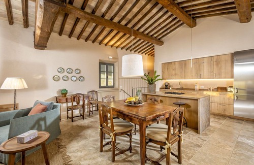 San Giovanni d'Asso Villa | Casa de vacaciones privada con WIFI, A/C, piscina privada, TV, patio, cerca de Montalcino