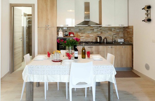 Villanova d'Albenga Apartamento | Acogedor apartamento para 6 personas con A/C, WIFI, TV, terraza y aparcamiento