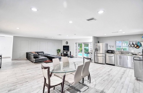 Miami Gardens Casa | Hermosa joya en Miami Gardens con piscina privada