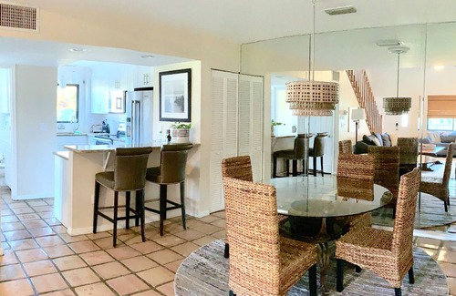 Bella Vista Condominio | Beautiful Jupiter 3/2.5 + Loft Condo only steps from the beach on Carlin Park!