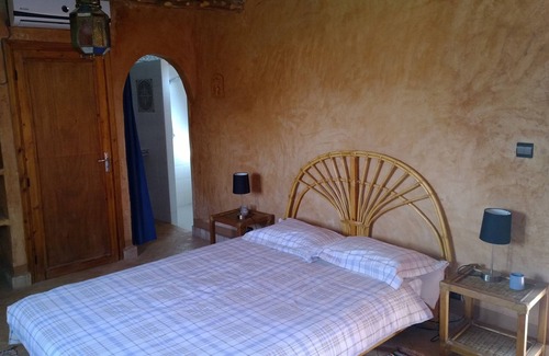 Ouarzazate Casa | Hermosa villa de kasbah con piscina en alquiler