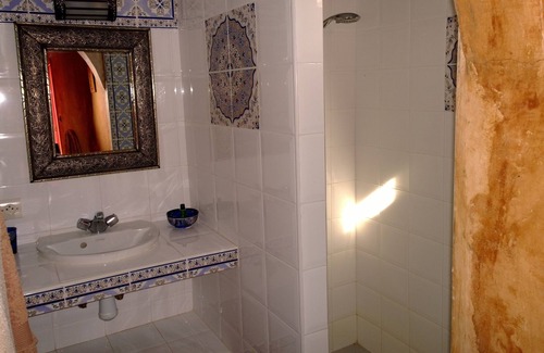 Ouarzazate Casa | Hermosa villa de kasbah con piscina en alquiler