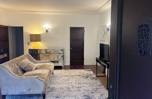 West Los Angeles Apartamento | Beautiful LA Property near Beverly Hills - 5 miles from the beach!