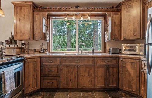 Athol Cabina | Beautiful Lake Cabin on Kelso Lake, Idaho! Close to Silverwood!