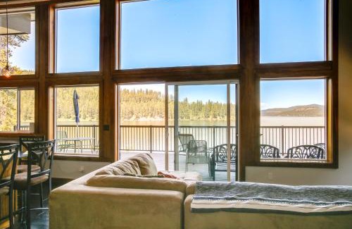 Carey Bay Casa | Beautiful Lake Coeur dAlene Retreat Deck and View!