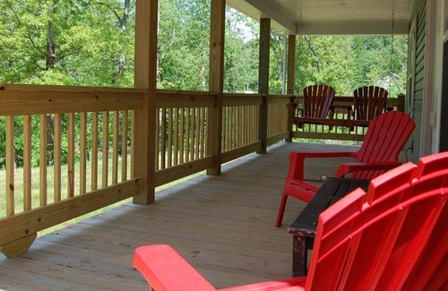 Clarkson Casa | Beautiful lake cottage minutes from lake and close to Mammoth Cave!