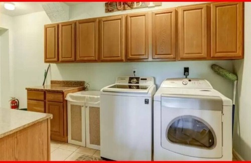 Livingston Casa | Beautiful Lake Front on 3.5 acres