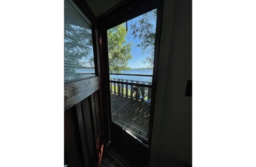 Frontenac Cabaña | Beautiful Lake Front Cottage