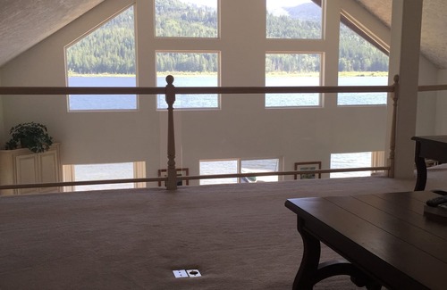 Rathdrum Casa | Hermosa propiedad frente al lago