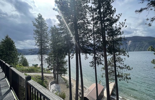 Bayview Casa | Beautiful Lake Front Property