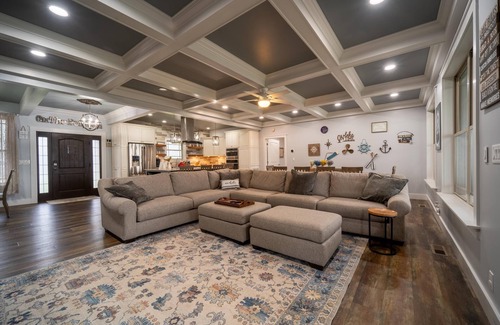 Dandridge Casa | Beautiful Lake Front Estate w/ Dock Sleeps 20+