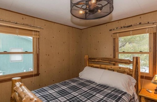 Nisswa Cabina | Beautiful lake getaway just steps from the water
