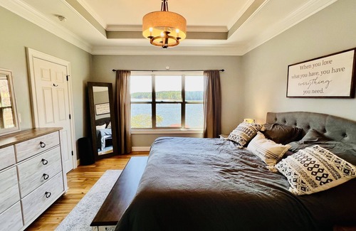 Wedowee Casa | Beautiful Lake Home, Amazing Views, Full Kitchen/Bar on Lake Shore, Private Cove