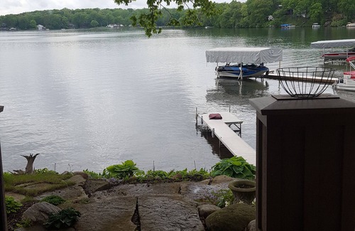 Grass Lake Casa | Beautiful Lake House