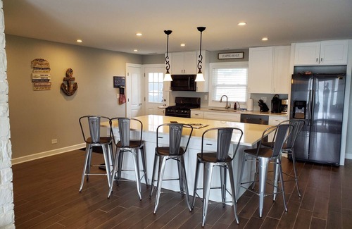 Decatur Casa | Beautiful Lake House with 150' sandy beach on 85 acre all sports lake