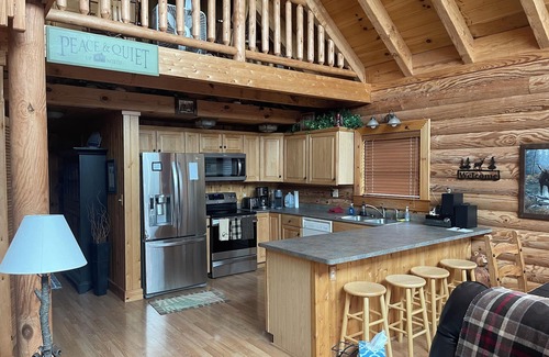 St Ignace Casa | Hermoso lago Michigan Waterfront Log Inicio
