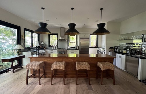 Leland Casa | Beautiful Lake Michigan lakefront private beach 3BR/2.5BA sleeps 10