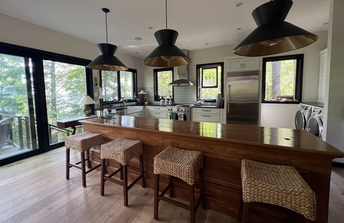 Leland Casa | Beautiful Lake Michigan lakefront private beach 3BR/2.5BA sleeps 10