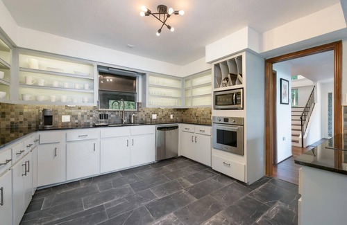 Belton Casa | Beautiful lake views from every room