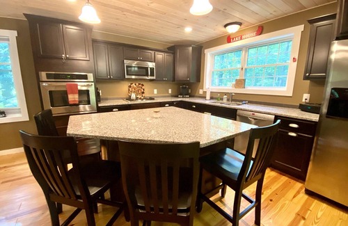 Gilford Casa | Beautiful Lake Winnipesaukee/ Gunstock retreat