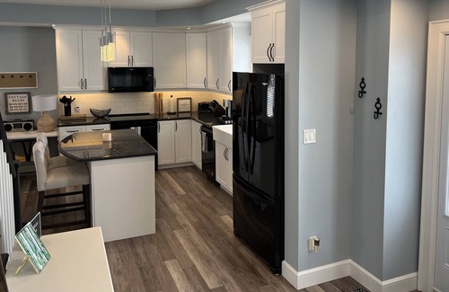 Bobcaygeon Cabaña | Beautiful Lakefront Home!