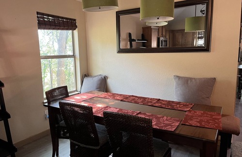 Quinlan Casa | Beautiful lakefront house in 3 acre private woods