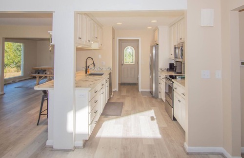 Blue Heron Lake Casa | Beautiful lakefront home on Fripp Island, overlooking Blue Heron Lake
