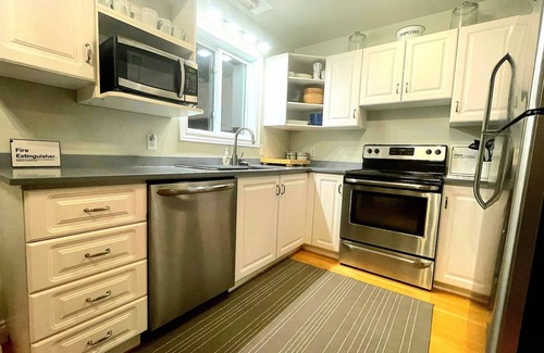Huntsville Cabaña | Beautiful Lakefront Cottage, Fairy Lake, Muskoka, ON