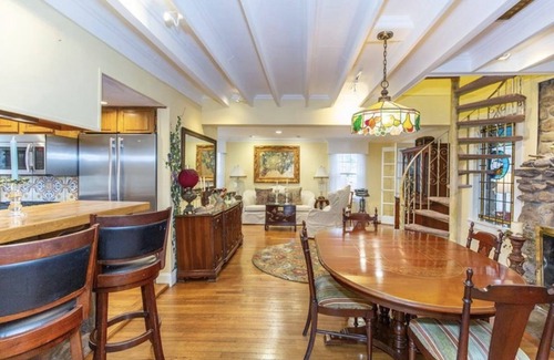 Greenville Cabaña | Beautiful Lakefront Cottage w/ Sunset Views