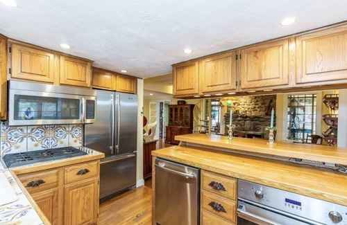 Greenville Cabaña | Beautiful Lakefront Cottage w/ Sunset Views