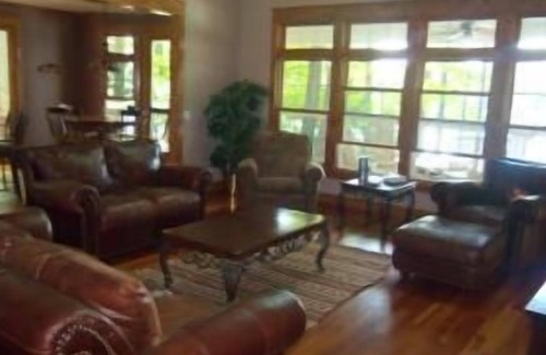 Marcellus Casa | Hemlock Lake Heavenly Haven