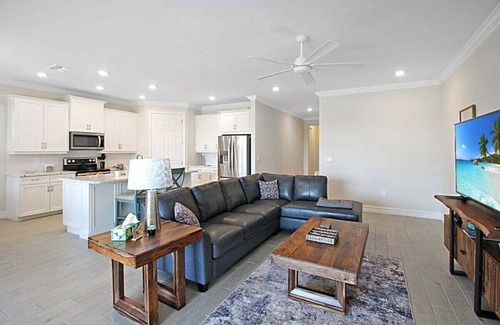 Nokomis Casa | Beautiful lakefront home in Toscana Isles
