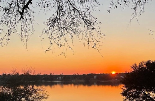 Chipley Casa | Beautiful Lakefront home 25 minutes from Panama City Beach .