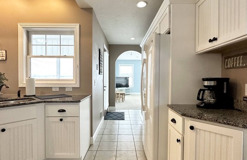 Conway Casa | Beautiful Lakefront Home- Crooked Lk-Petoskey/Harbor Springs/Nubs- boat/bike/ski