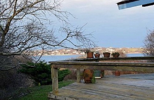 Montauk Casa | Beautiful Lakefront House with Water Access