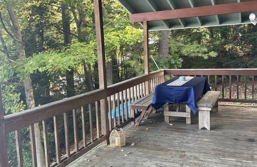 Ashburnham Casa | Beautiful Lakefront home - perfect getaway for every season!